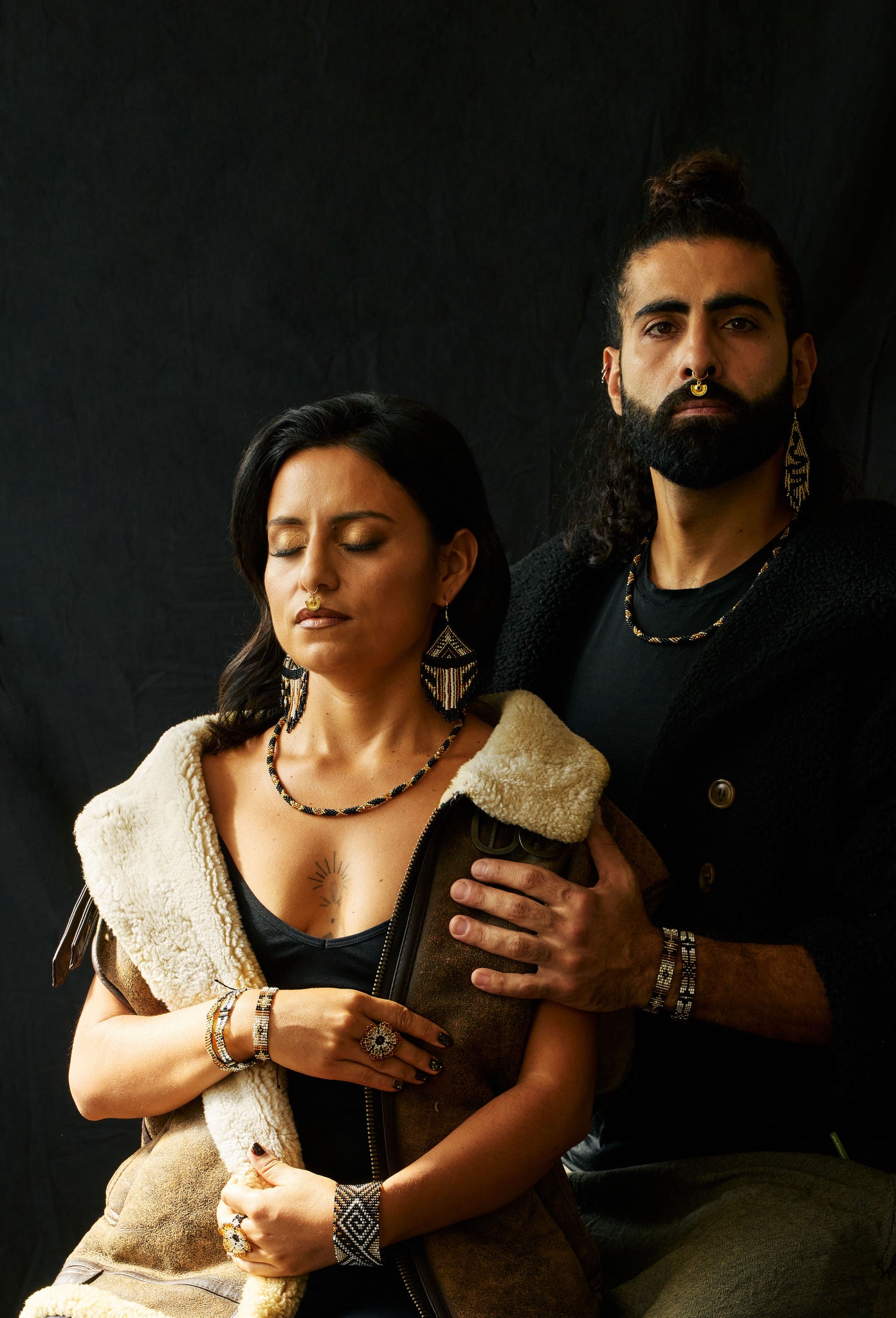 Flecha Negra Earrings